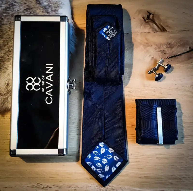 marineblaue krawatte, einstecktuch